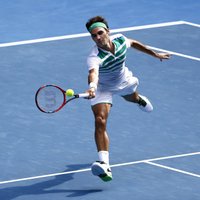 'Australian Open' pusfinālā tenisa 'saldais ēdiens' - Federers pret Džokoviču