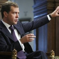 Медведев отправляет Зурабова послом в Украину