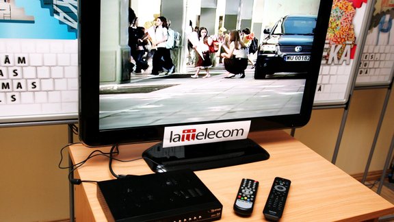 Lattelecom dāvina TV uztvērējus bibliotēkām - 10