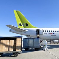 ФОТО: airBaltic доставил из Китая миллион масок для лица