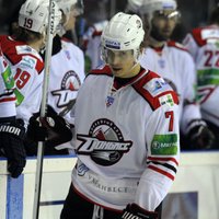 Bārtulis ar gūtiem vārtiem atzīmējas 'Donbass' uzvarā pār 'Lev' KHL 'play-off' ceturtajā spēlē