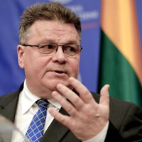 Lietuvai nav iemesla pārvērtēt nostāju pret Krieviju, paziņo ministrs
