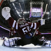 Foto: Gudļevskis un pārējie hokeja 'lāčplēši' pret Ziemeļamerikas varenajiem