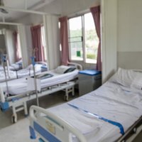 Число пациентов с Covid-19 в латвийских больницах превысило 300 человек