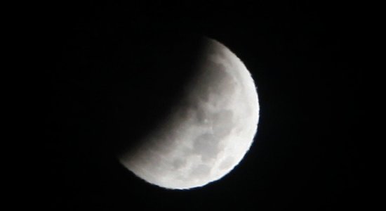 Вечером и ночью в Латвии можно будет наблюдать частичное лунное затмение