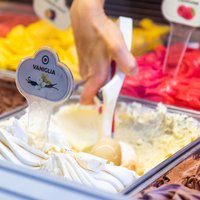No pārtikas bankām līdz saldējumam: kā inflācija 'kož' visā Eiropā