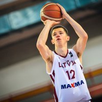 Bagatskis 'salādē' 41 punktu albāņu grozā, Latvijas U-20 basketbolisti saglabā cerības sasniegt eliti