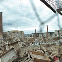ФОТО: Бывший Фарфоровый завод сносят под Akropole