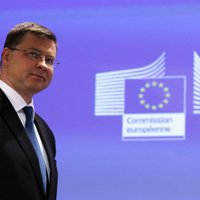 'Delfi' no Strasbūras: Lorda Hila atkāpšanās bija nepatīkams pārsteigums, stāsta Dombrovskis