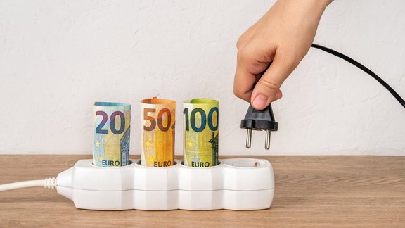 Vēl viens OIK? Kāpēc par elektrību būs jāmaksā vairāk
