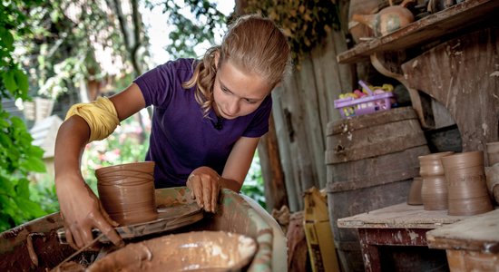 Šova 'Ciemos' dalībnieks: pilsētnieki ir diezgan slinki