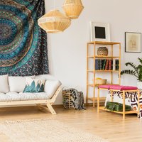 Omulīgai pasēdēšanai guļamistabā – sapņošanas telpai piemēroti dīvāni