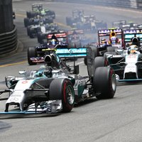 'Mercedes' F-1 komanda šosezon paredz asāku konkurenci