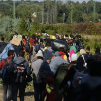 Valdība atliek bēgļu uzņemšanas plāna izskatīšanu