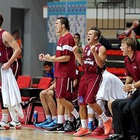 Latvijas U-18 basketbola izlase Eiropas čempionāta otro posmu sāk ar fantastisku uzvaru pār Lietuvu