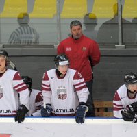 Latvijas U-20 izlases hokejisti ar zaudējumu sāk PČ augstākajā divīzijā