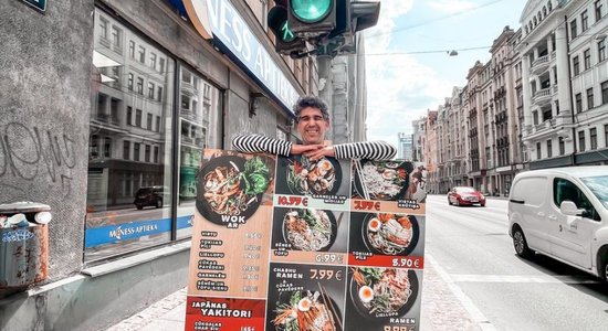 Šefpavārs Mārtiņš Sirmais no ‘Ramen Riga’ saņem augstu Japānas valdības atzinību