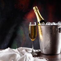 Kā saglabāt burbulīšus un kādas glāzes izvēlēties – praktiski par šampanieša lietošanu