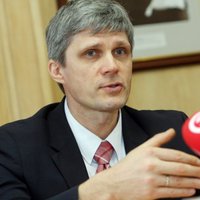 Барташевич: гражданство надо давать в порядке регистрации