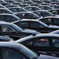 В Латвии продано почти 860 автомобилей класса люкс