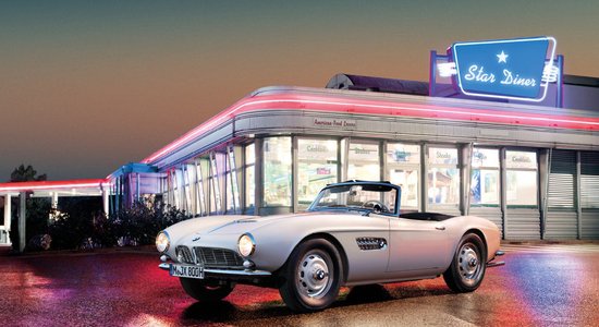 Foto: BMW restaurējis Elvisam Preslijam piederējušo '507' rodsteru