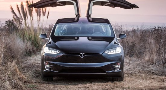 Бывший технолог Tesla обвинил компанию в обмане