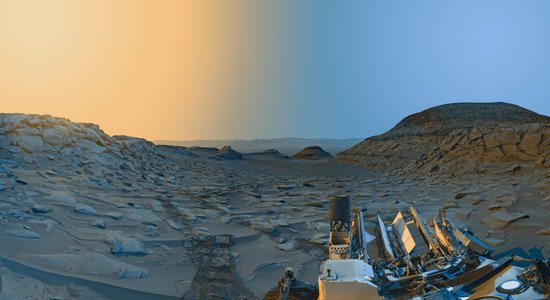 Marsa rovers pamostas no snaudas un iepriecina ar fantastisku foto