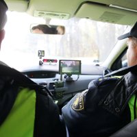 Saskrienoties ar kravas auto, Liepājā iet bojā elektroskrejriteņa vadītājs