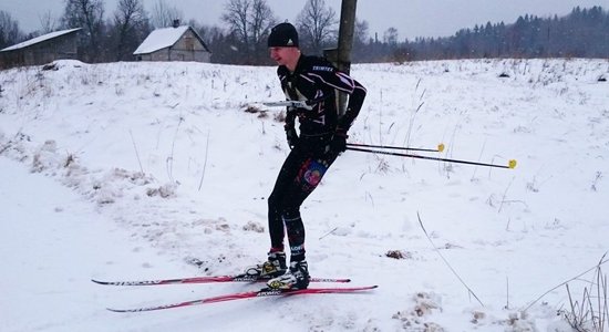 Andris Kivlenieks izcīna divas zelta medaļas Latvijas čempionātā ziemas orientēšanās sportā uz slēpēm