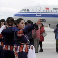 Ķīna atvērusi pasaulē augstāko civilo lidostu