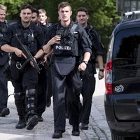 Apšaudē Minhenes apakšzemes stacijā smagi ievainota policiste