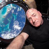 Astronauts Kellijs kļūst par ilgāk nepārtraukti kosmosā bijušo amerikāni