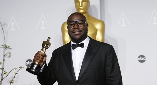 Создатель "12 лет рабства" получит приз Европейской киноакадемии в Риге