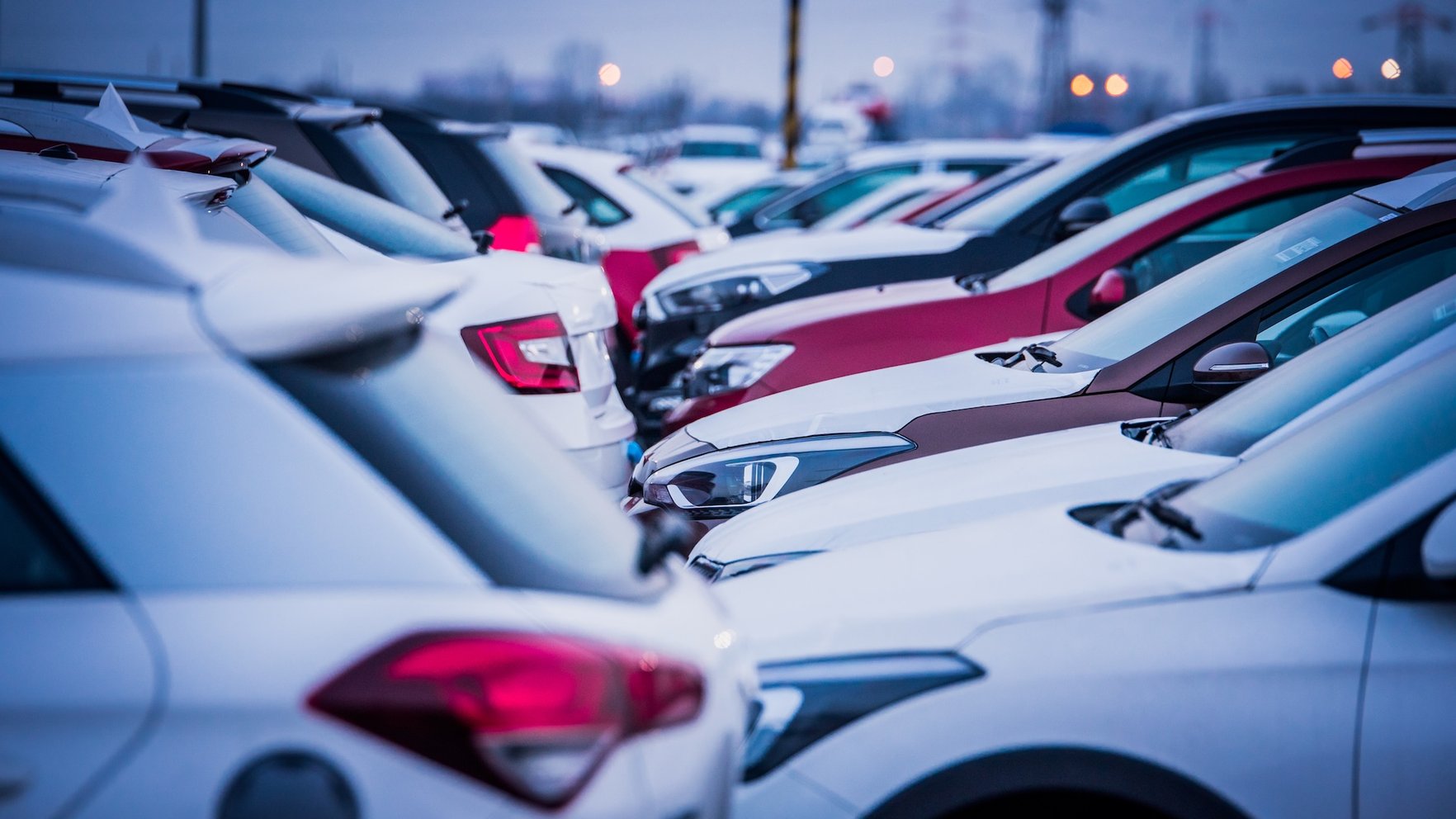 Sodu skaits mazināšoties: parakstīts memorands, lai sakārtotu autostāvvietu nozari