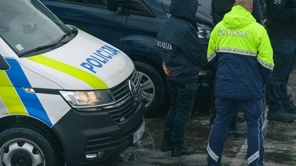 Policisti mācās braukt Biķernieku trasē - 10