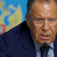 Rietumi ar sankcijām vēlas pārveidot Krieviju, nevis risināt krīzi Ukrainā, paziņo Lavrovs