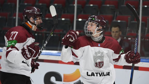 Hokejs, Pasaules U-18 čempionāts Rīgā: Latvija – Dānija