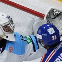 Pirms mača ar Rīgas 'Dinamo' 'Sibirj' aizmaina savu pamatvārtsargu