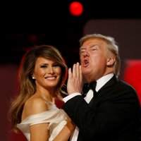 Дональд и Меланья Трамп исполнили первый танец на балу в честь инаугурации