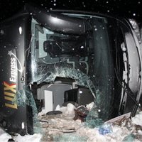 Igaunijā avarē 'Lux Express' autobuss no Rīgas; 13 cilvēki cietuši (plkst.11:20)
