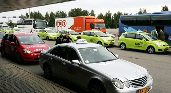 Speciālās licences taksometru pakalpojumu sniegšanai Rīgas lidostā izsniegtas arī 'Baltic Taxi'