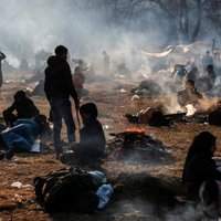 Grieķija uz robežām atvaira 4000 bēgļu