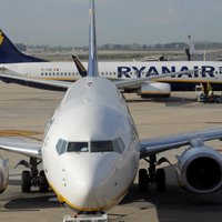 No 25. marta 'Ryanair' apturēs gandrīz visus lidojumus Eiropā