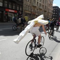 В Риге состоялся ежегодный велопробег "Критическая масса"