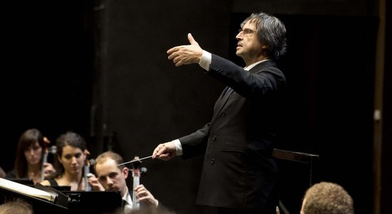 Latvijā koncertēs izcilais itāļu diriģents Rikardo Muti
