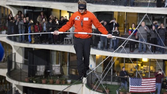 Wallenda Chicago Walk.JPEG-0dfff