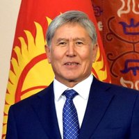 Kirgizstānas prezidents publisko paša rakstītu dziesmiņu