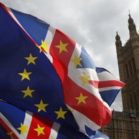 Britu parlaments trešoreiz noraida 'Brexit' vienošanos