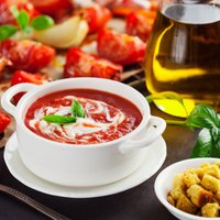 Sezonas obligātais ēdiens – tomātu zupa: 20 receptes saules pielieto ogu izbaudīšanai