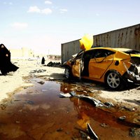 Divos bumbas sprādzienos Irākas dienvidos gājuši bojā 33 cilvēki
